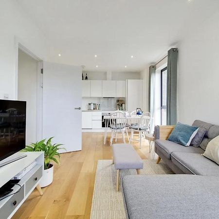 Luxury 2 Bed 2 Bath With Balcony New Build Apartment *South Central London* Exterior foto